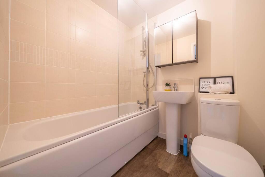 Ferienwohnung Good For Company Let 2-Bed In Coventry 2X Parking Exterior foto